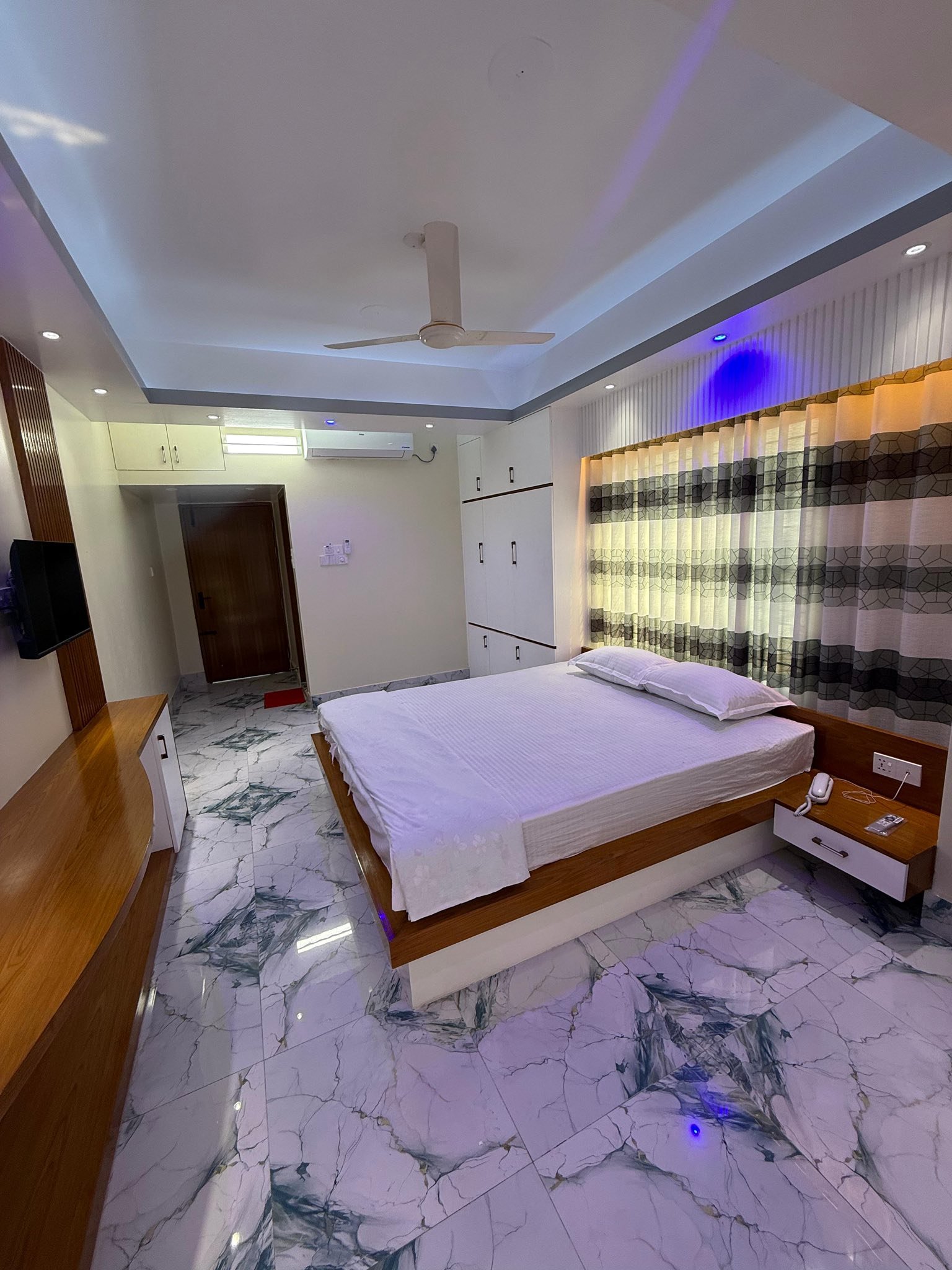 Room 403
